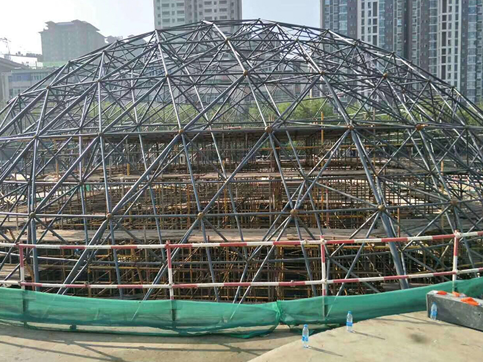 尚志球形网架钢结构施工
